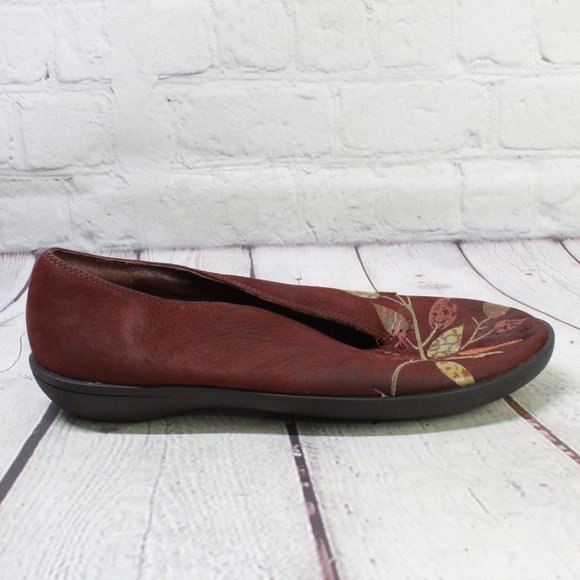 Camper Shoes - *Camper Burgundy Leather Embroidered Leaves Slip on Flats Casual Shoes Size 36